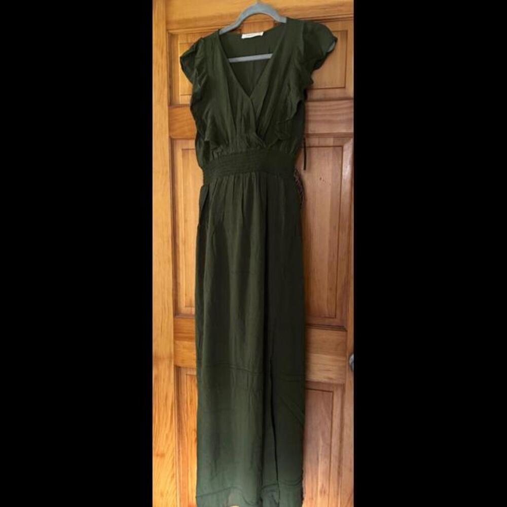 D25 NWT Rokoko Maxi Dress Side Slit M R601371 Olive Ruffles